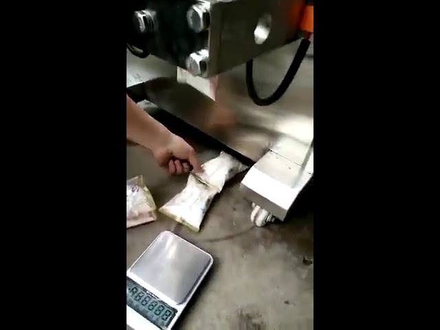 Вертикален тип автоматски мали инстант капе кафе во прав вреќа пакување машина